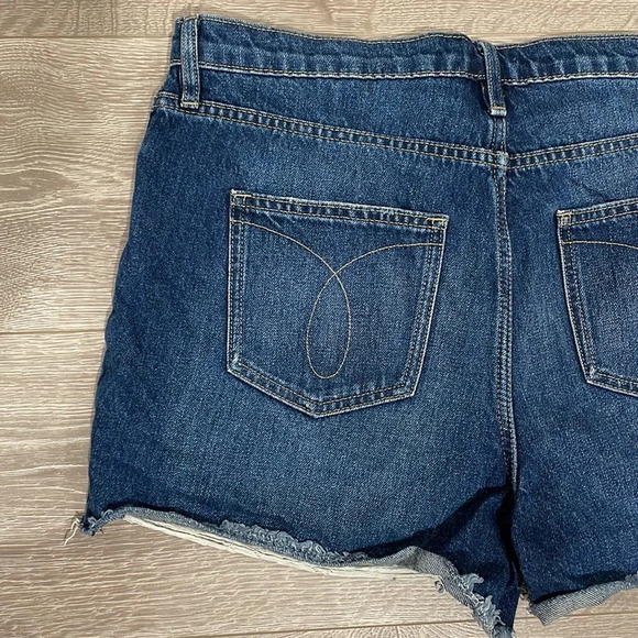 Calvin Klein High Rise  Distressed Denim Jean Shorts 32 - Picture 14 of 15